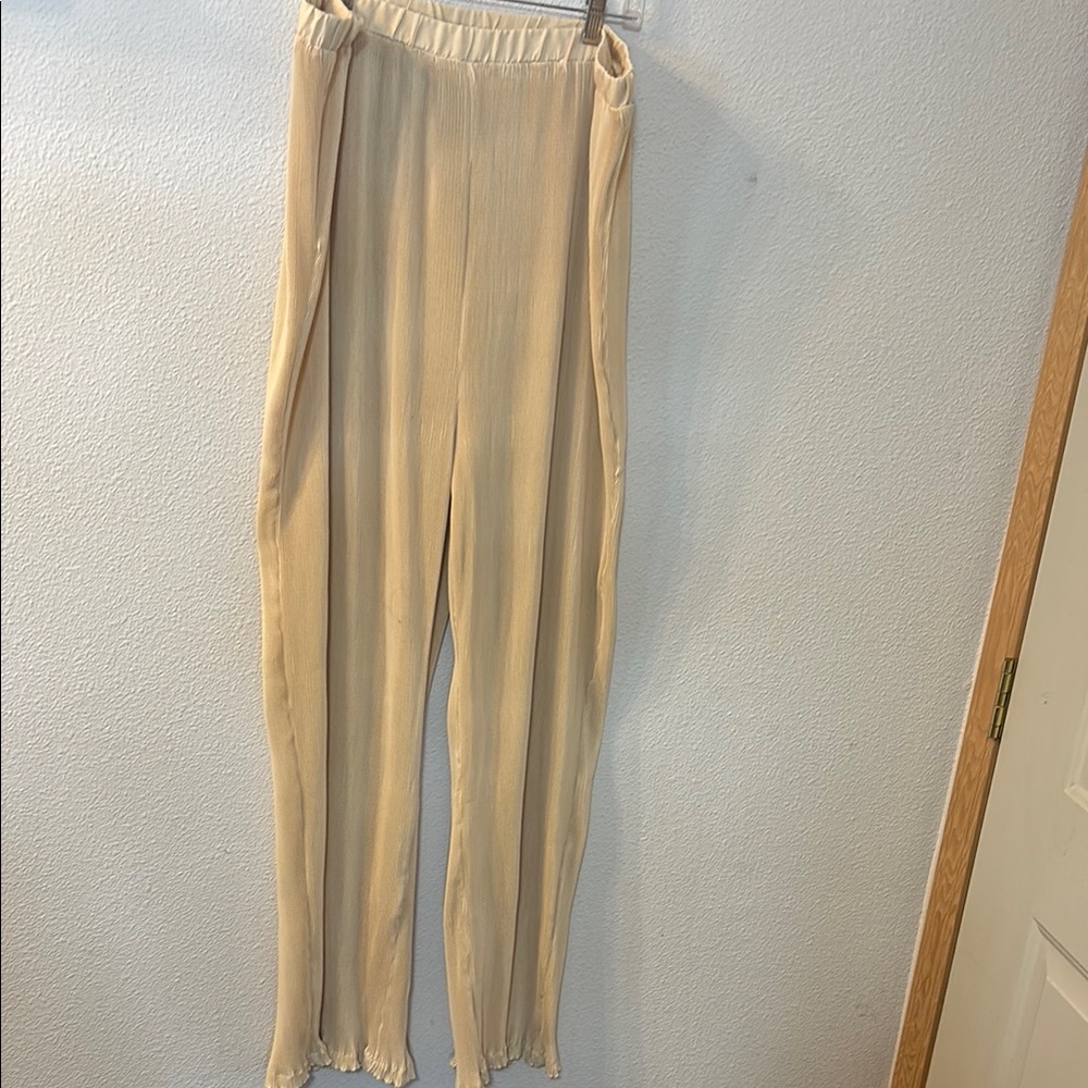 NWT Pretty Little Things Maternity chic Cream Pleated Trousers